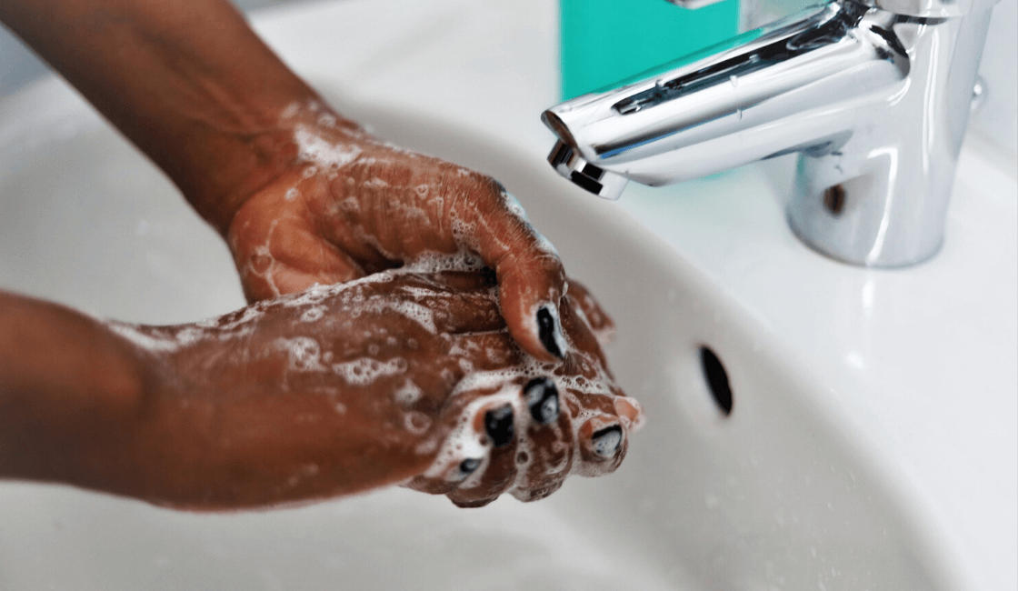cierra el caño cuando te laves las manos