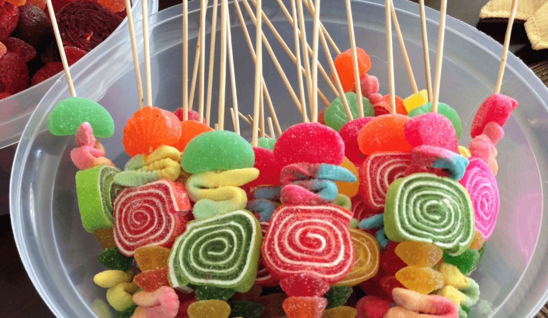 dulces-en-brochetas-candy-bar