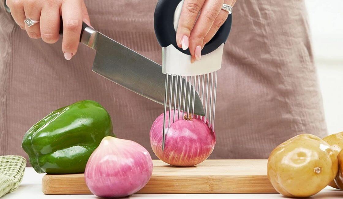 soporte para cortar alimentos articulo util para la cocina
