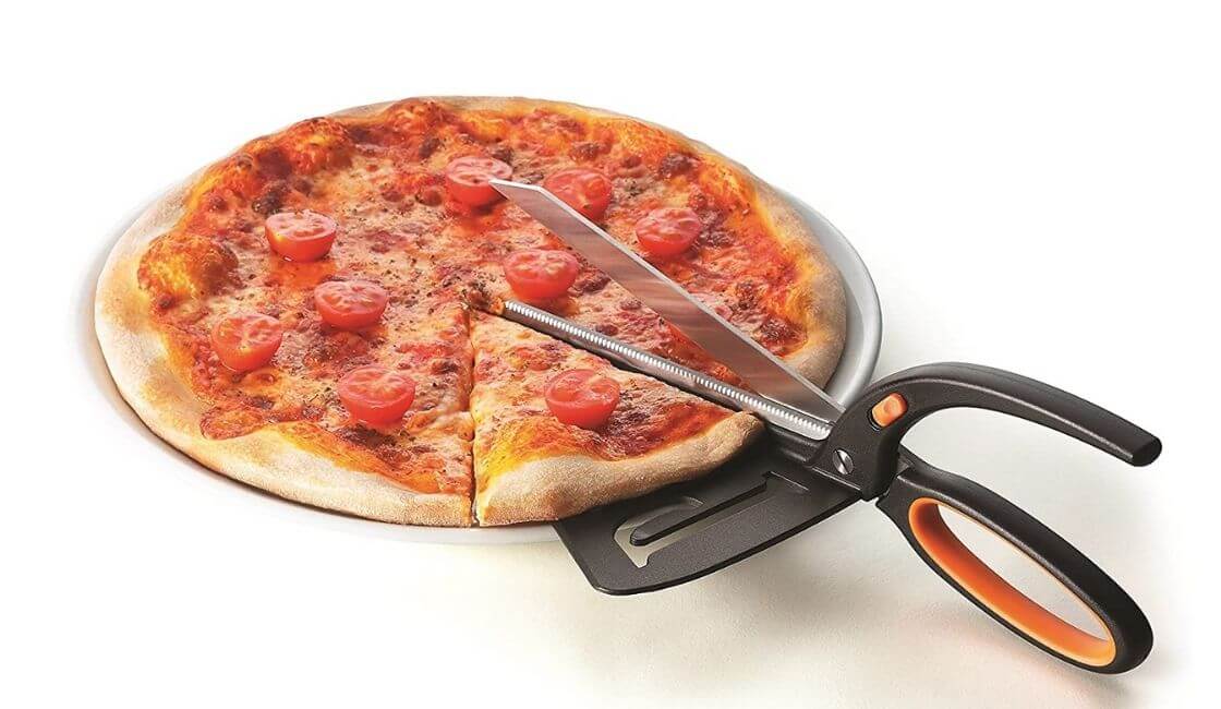 cortador de pizza con espatula