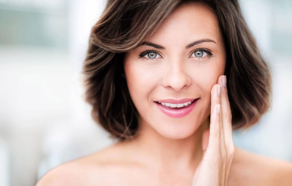 Las cremas hidratantes faciales ayudan a una piel normal en su elasticidad